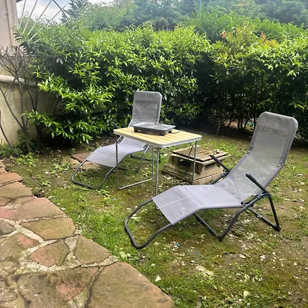 Apparemment Au Bord Du Lac,10 Min De Paris,12 Min De Stade France